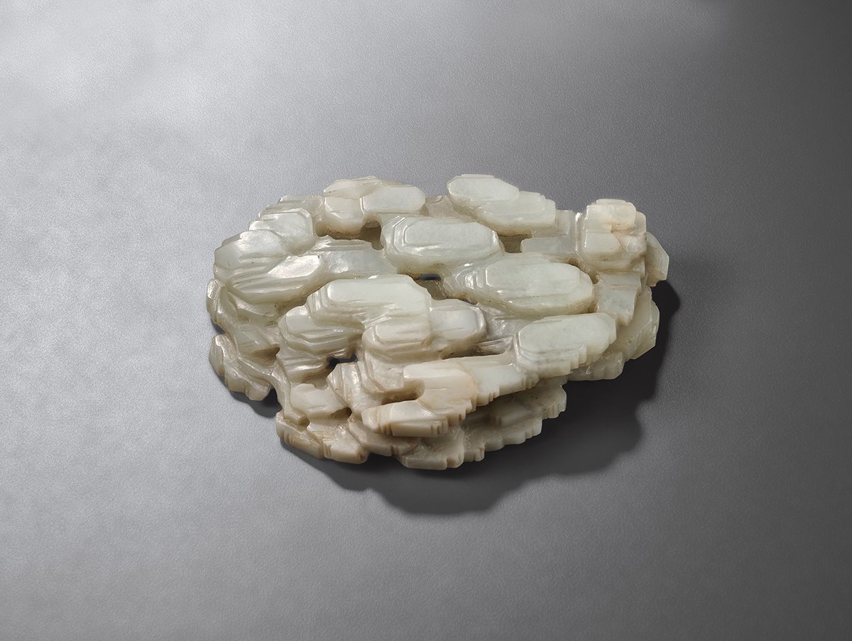 青白玉雕大湖叠石形墨床
