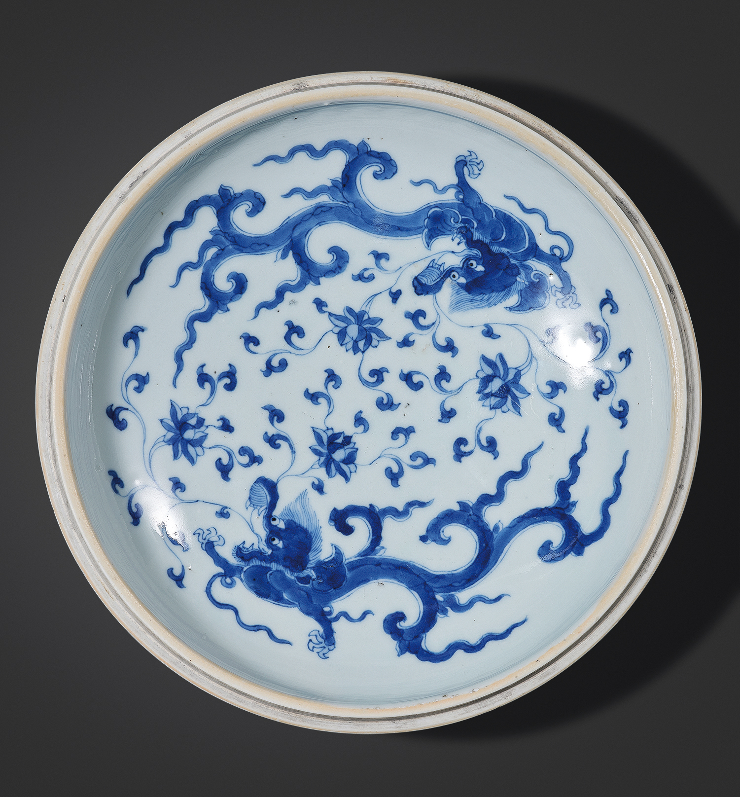 清康熙 青花内螭龙纹外仕女婴戏图盖盒