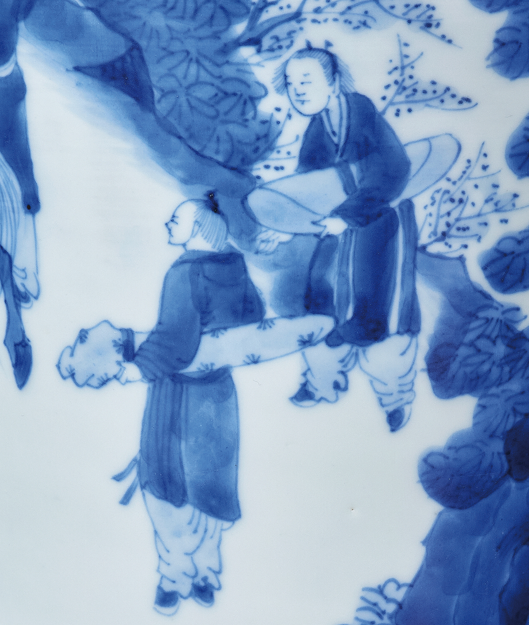 清康熙 青花“流虹桥”人物故事图观音尊