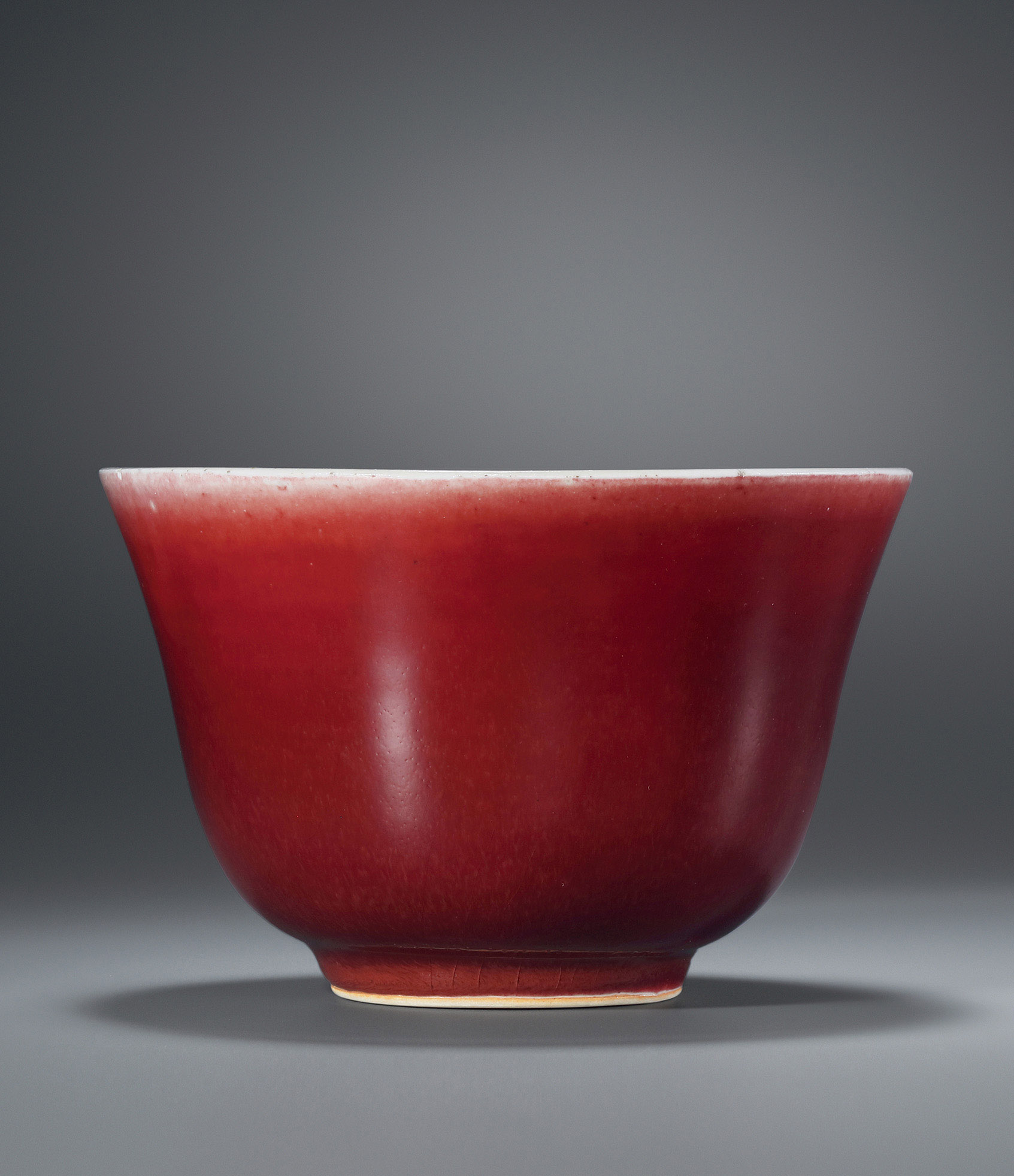 郎窑红釉仰钟式碗