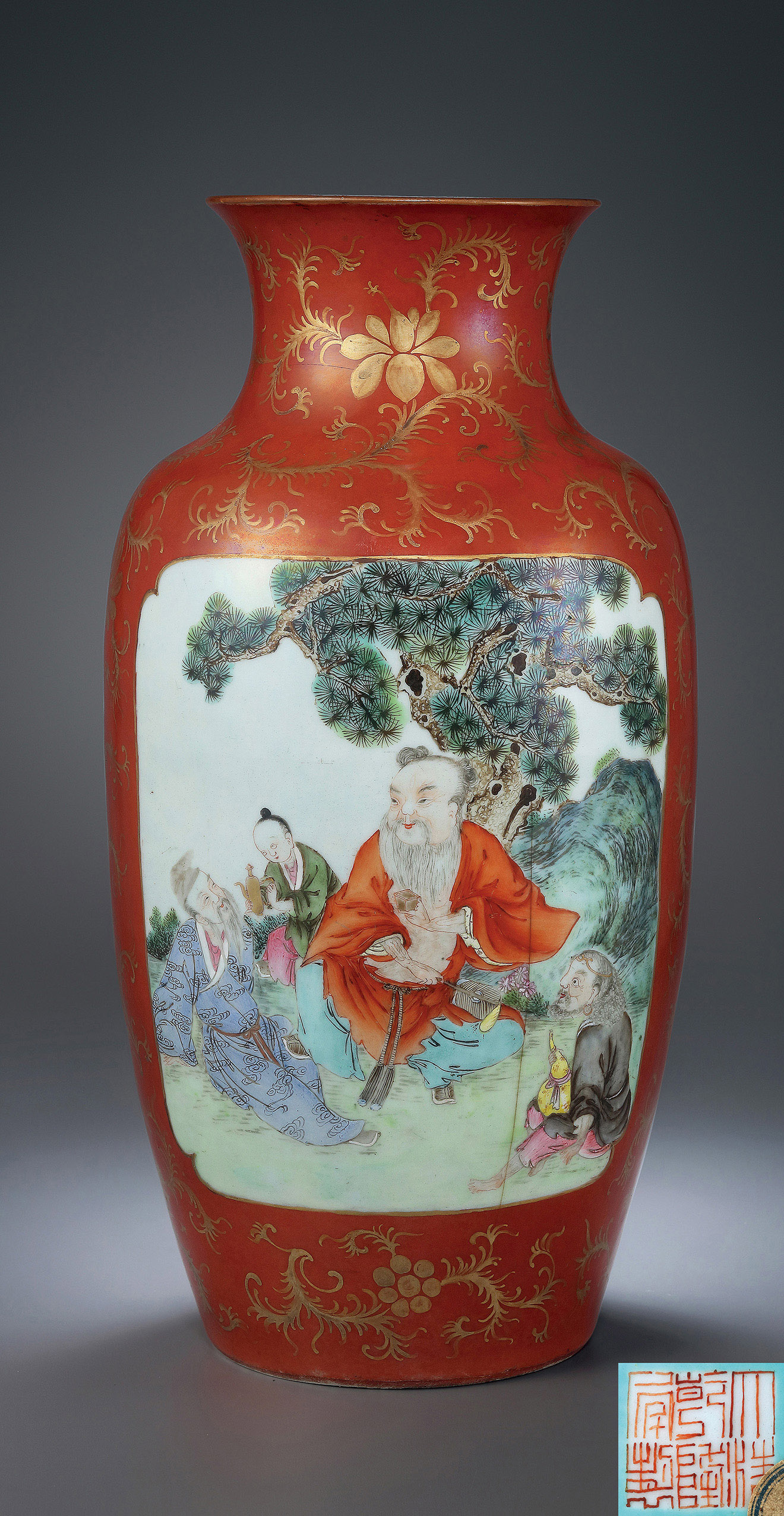 珊瑚红地描金开光粉彩八仙人物山水图灯笼瓶