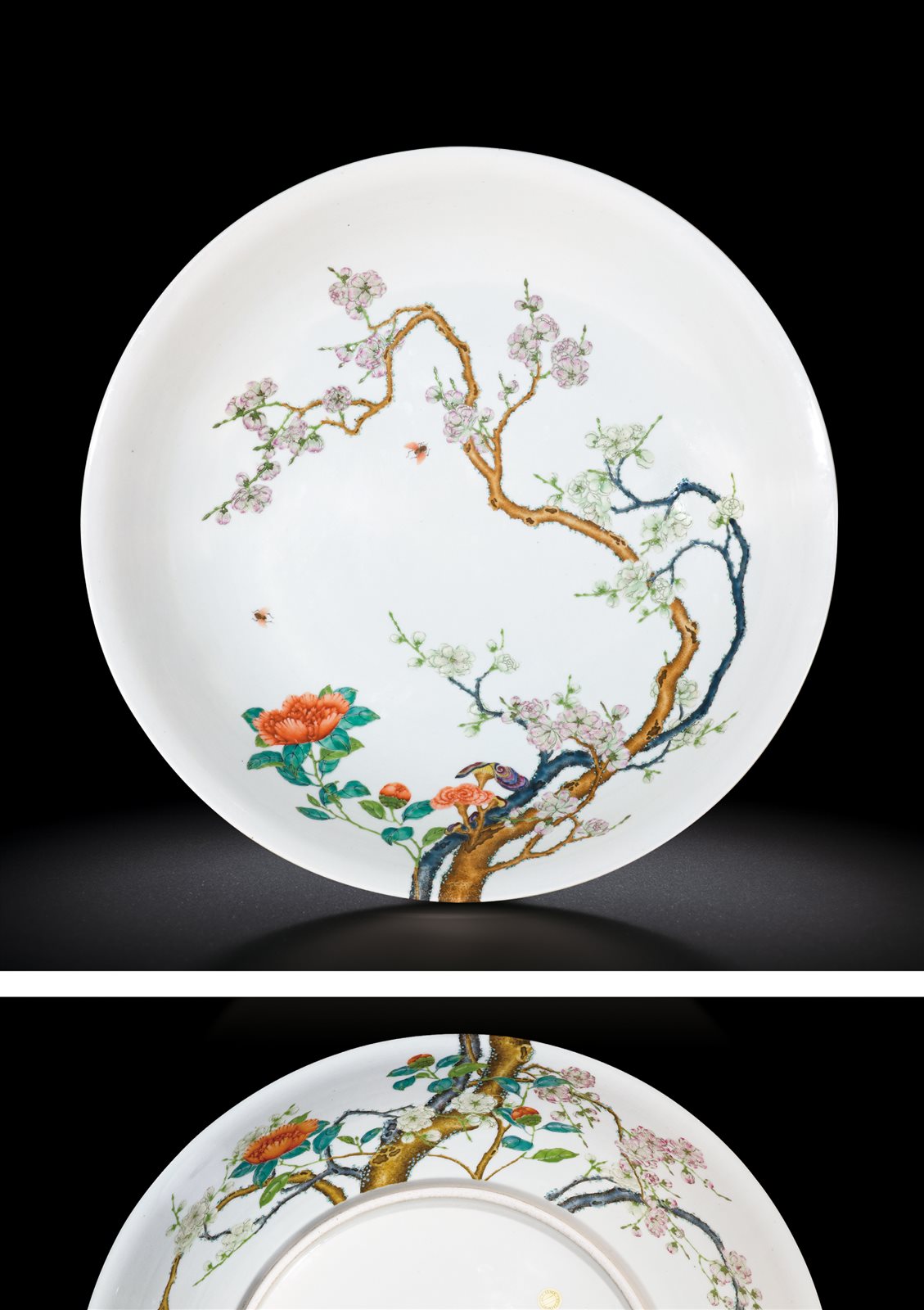 粉彩过枝蜜蜂花卉纹大盘