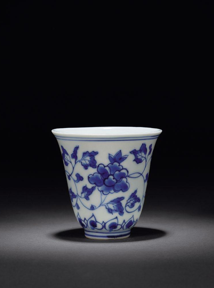 清康熙 青花缠枝牡丹纹铃铛杯