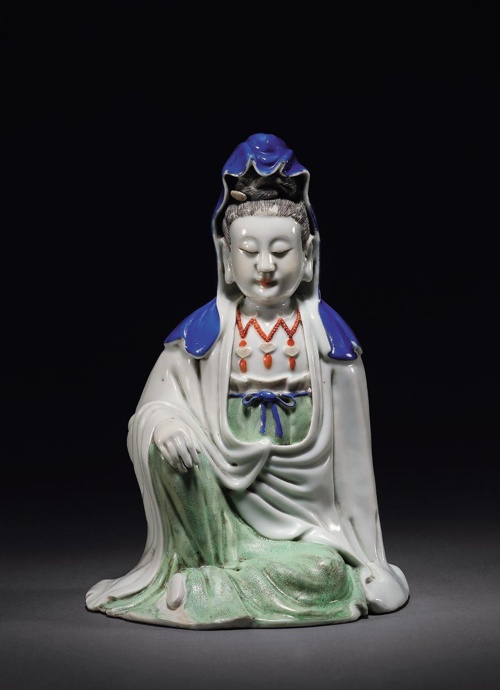 清乾隆 粉彩观音坐像