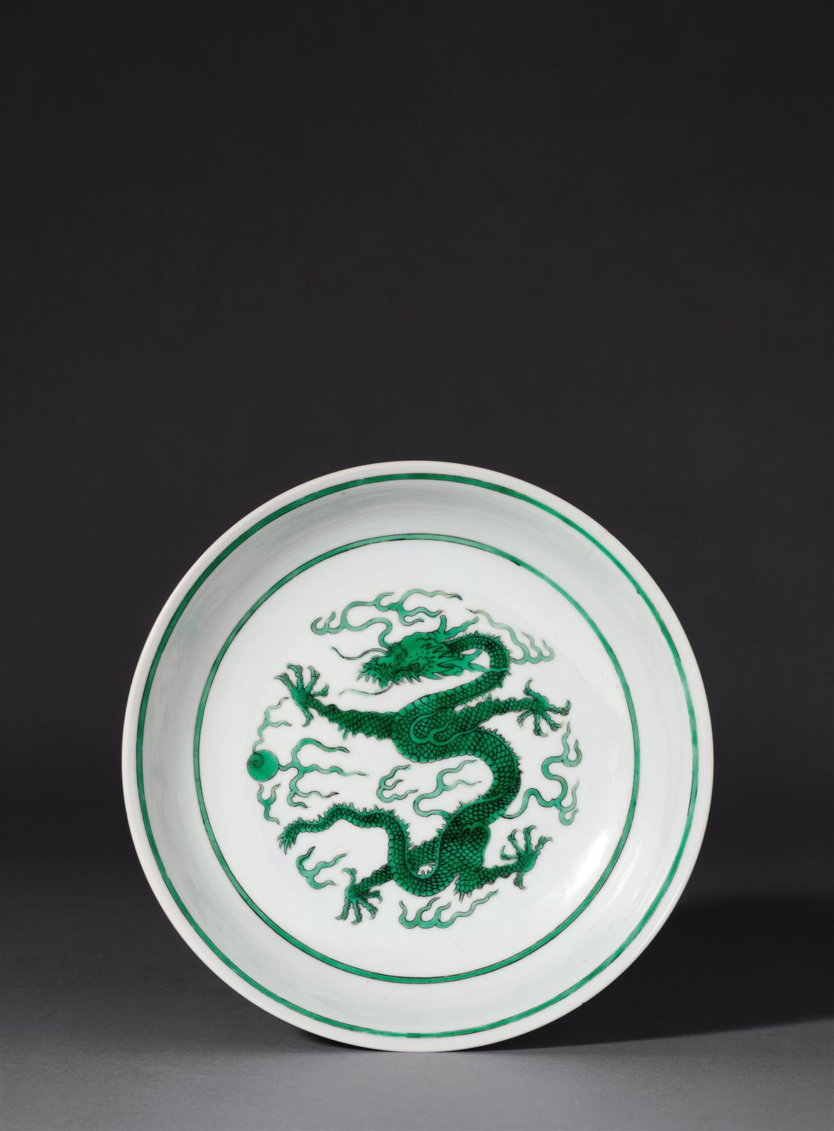 清乾隆 绿彩云龙纹盘