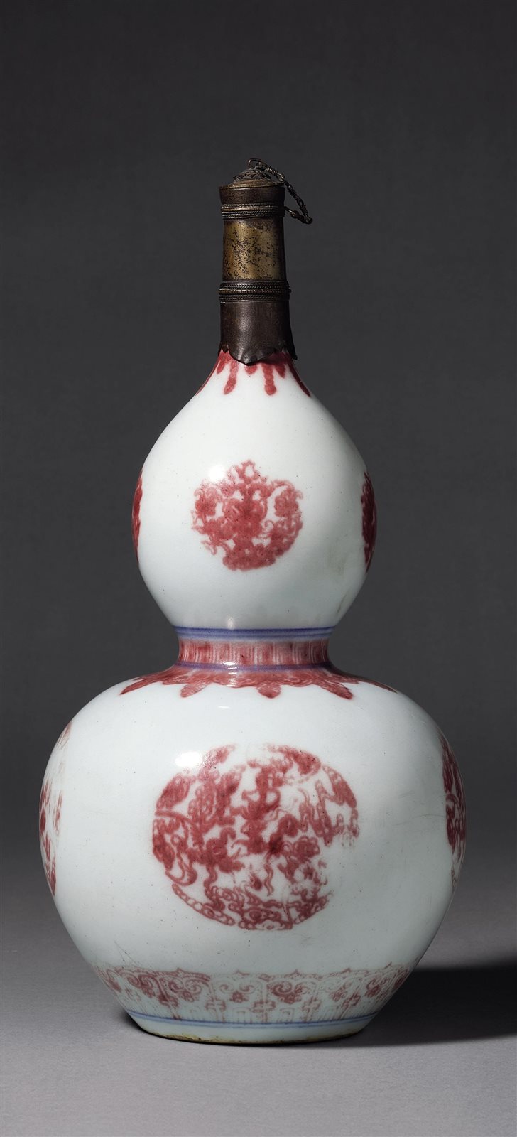 清乾隆 青花釉里红团花纹葫芦瓶