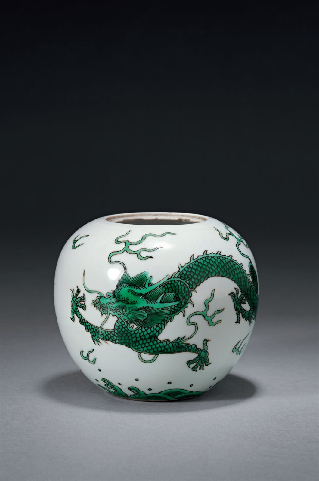 清道光 绿彩海水云龙纹水盂