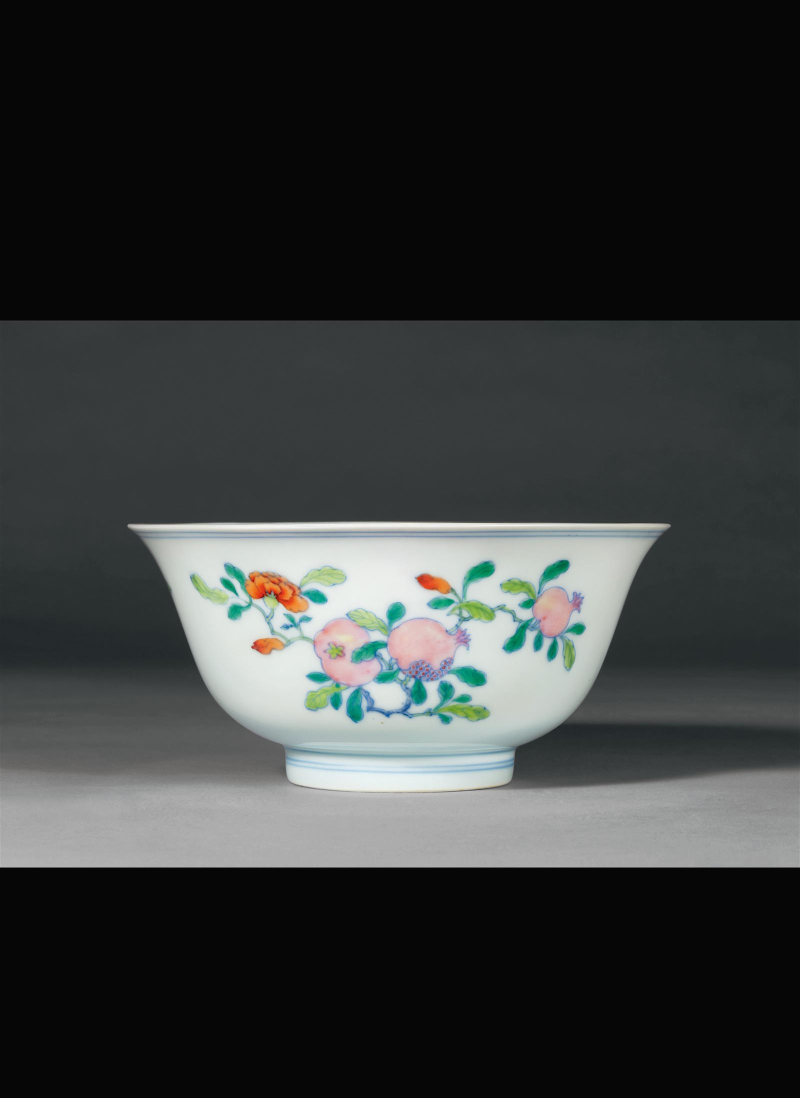 斗彩福寿“三多”瑞果纹碗