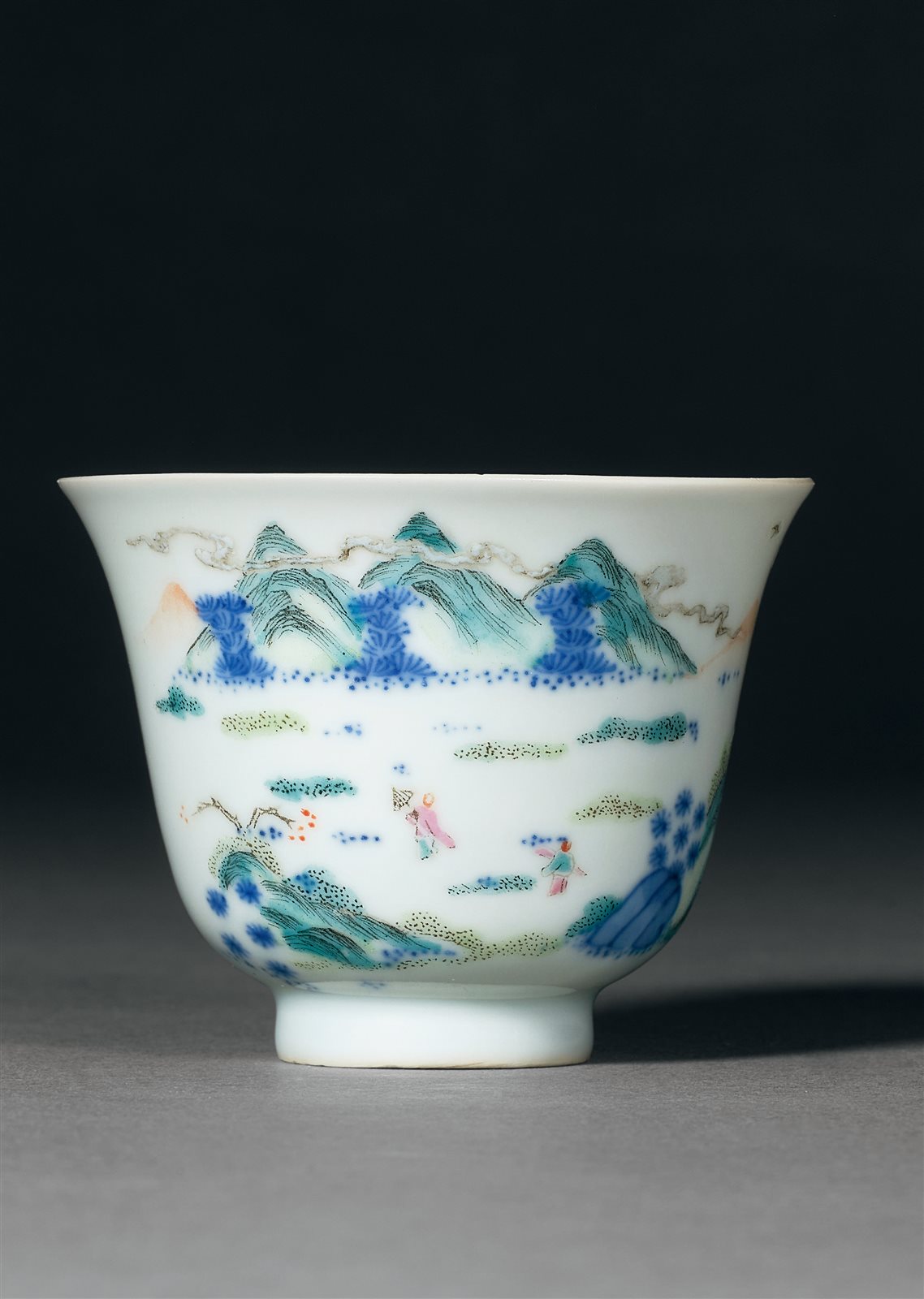 青花粉彩高士游春图诗文杯