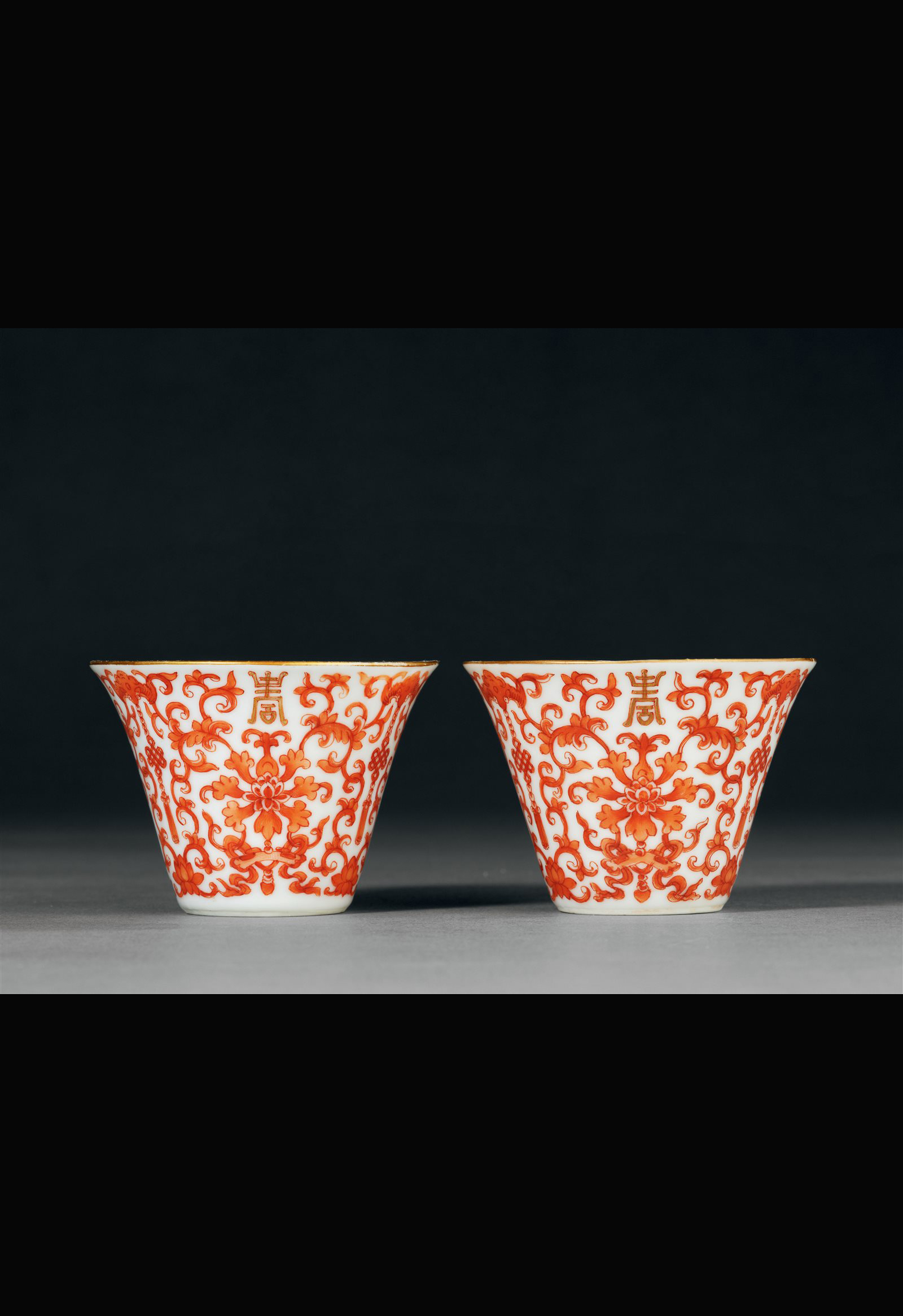 矾红彩福寿连绵纹杯一对