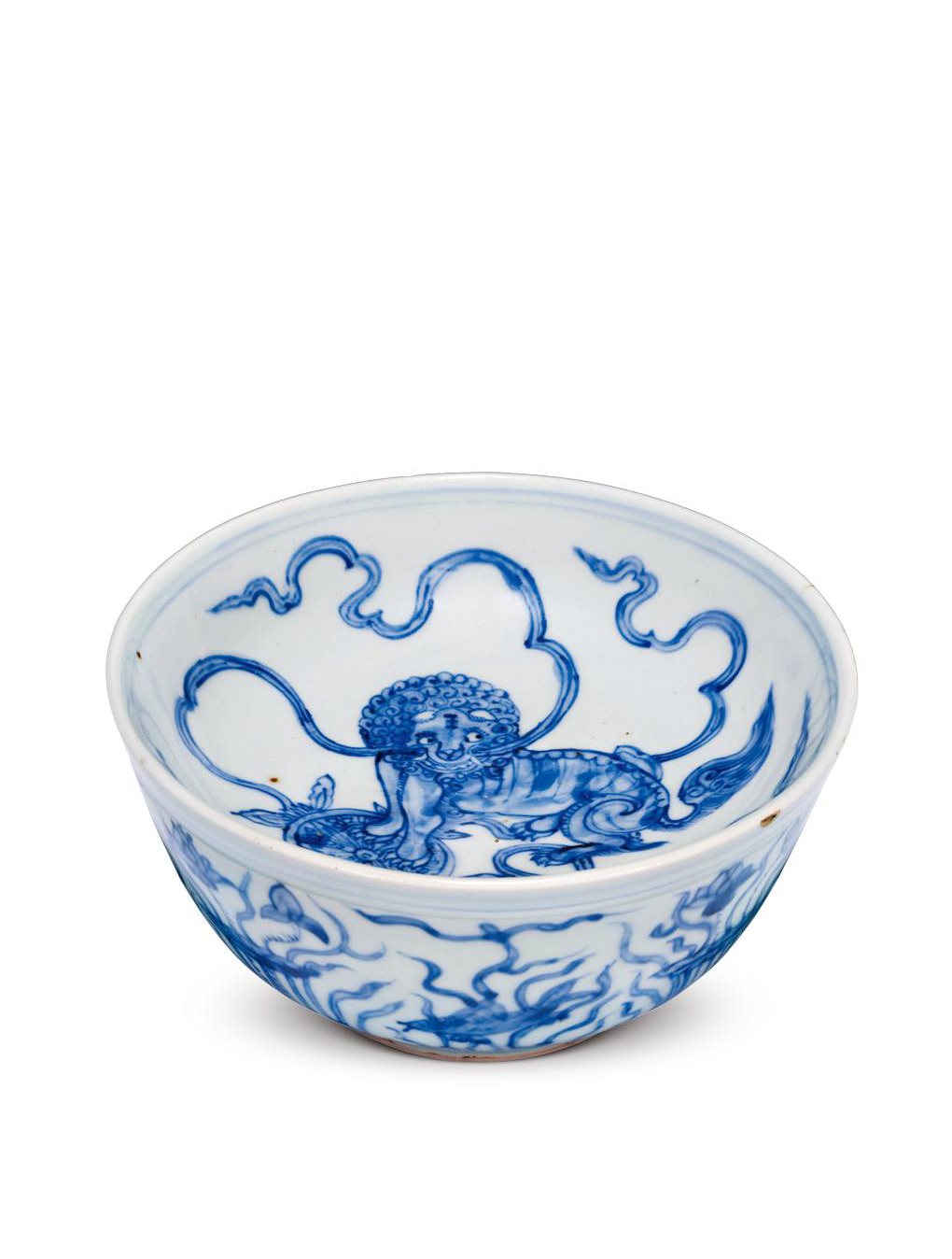 明成化 青花花卉狮王戏绣球纹孔明碗