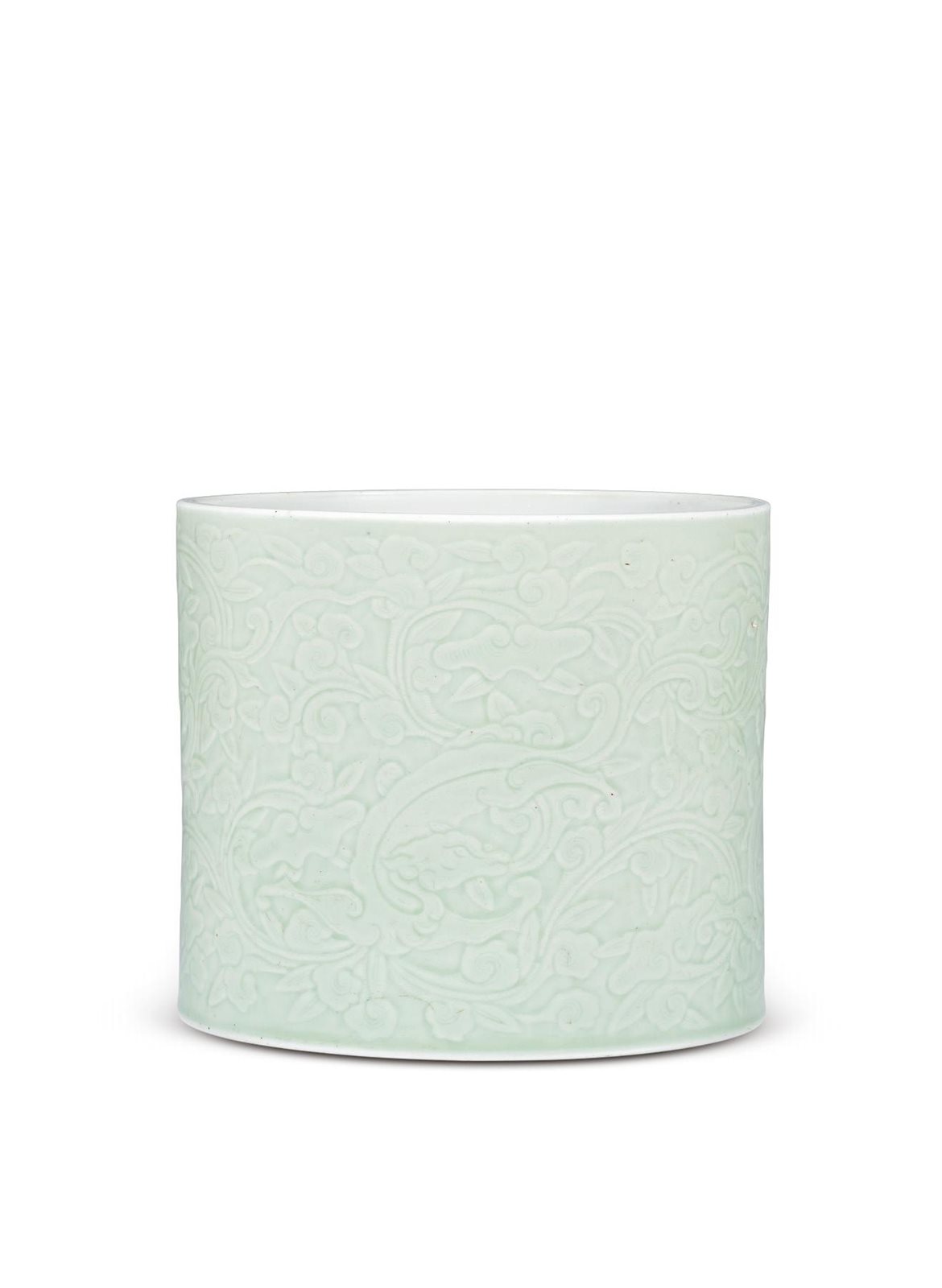 清康熙 冬青釉暗刻螭龙穿灵芝纹笔筒