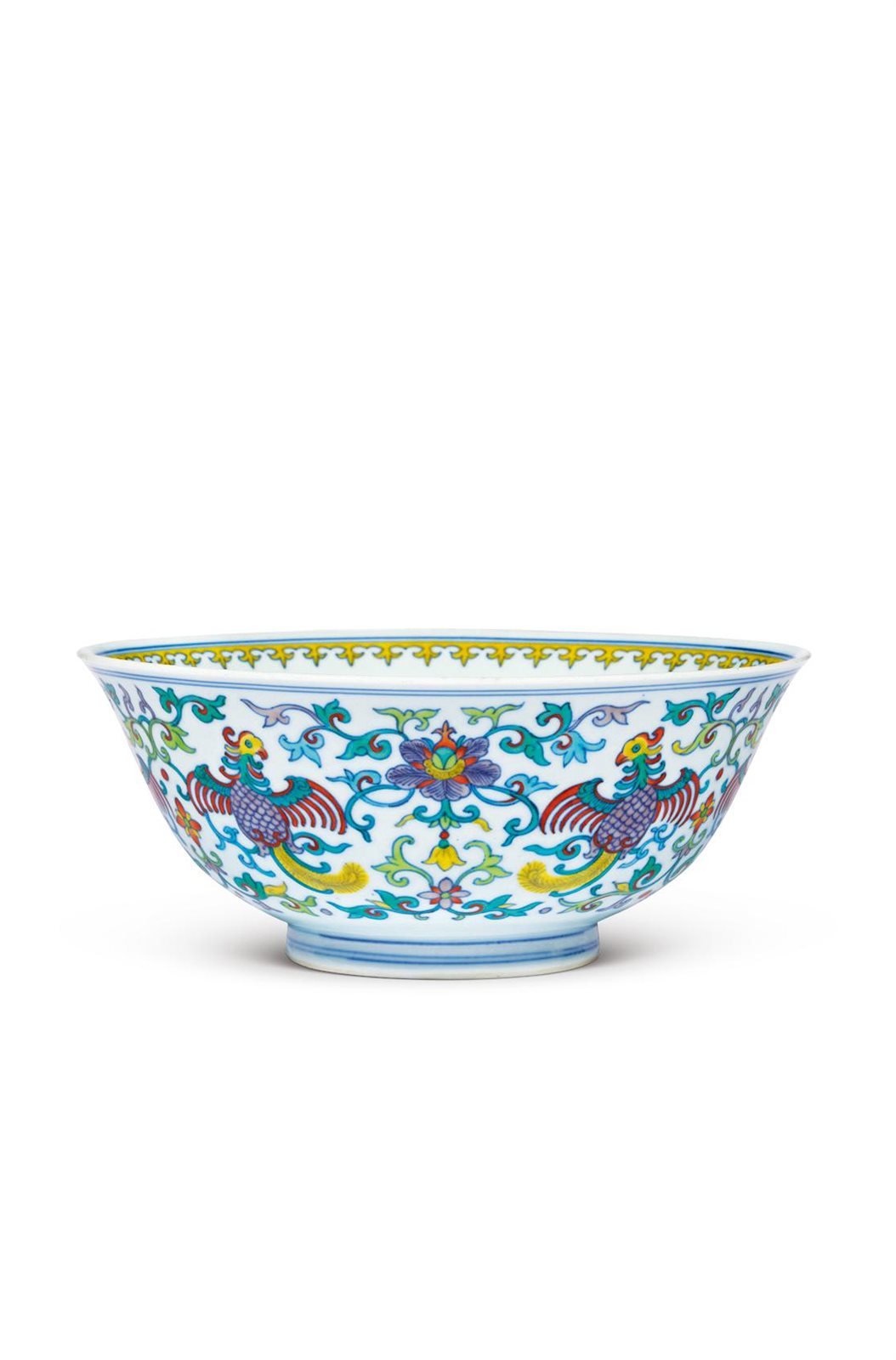 清乾隆 斗彩穿花夔凤纹大碗
