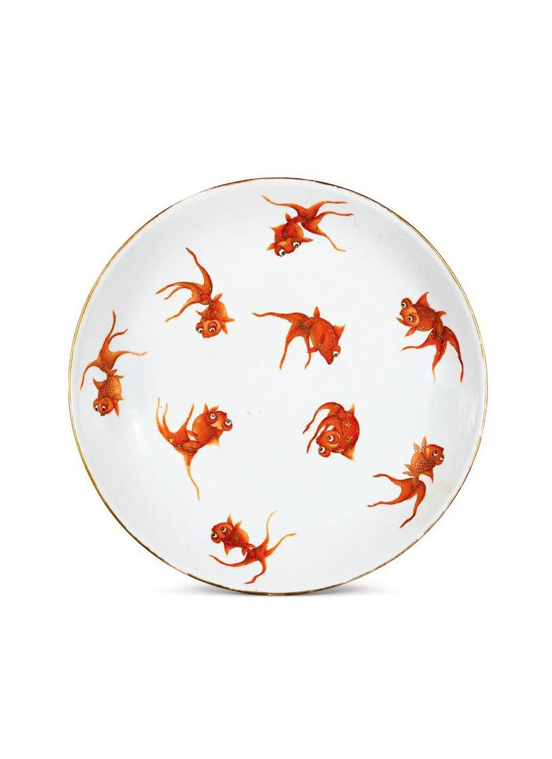 清道光 白釉暗刻海水矾红描金内金玉满堂外双龙赶珠纹大盘