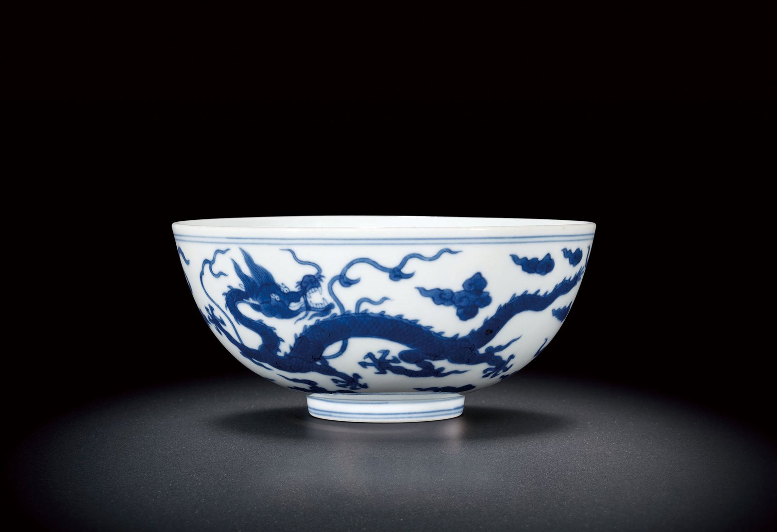 青花云龙纹碗