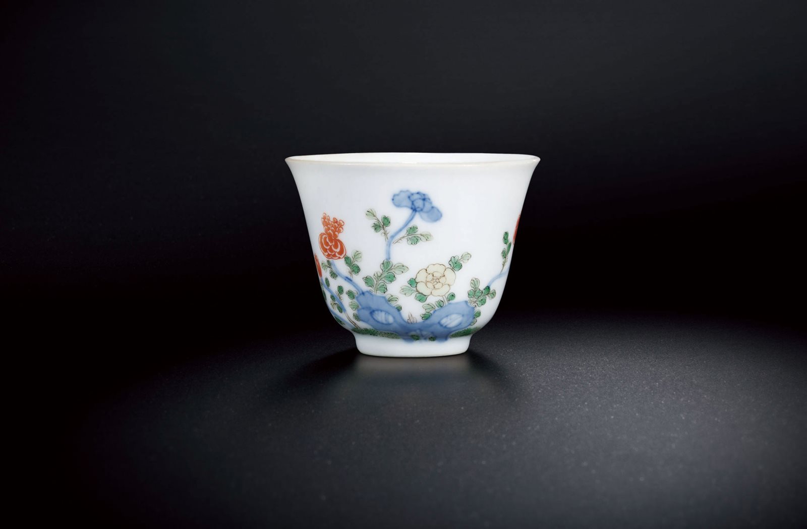 青花五彩牡丹花神杯